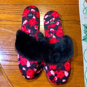 Victorias Secret Red Rose 🌹 slippers